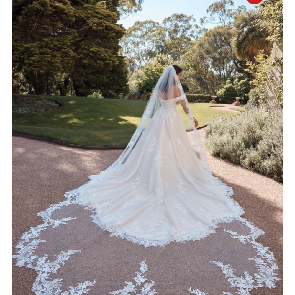 Sophia Tolli Veil